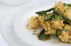 Stir fried squid and asparagus with black pepper